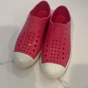 Native size 3 Jefferson water shoes
